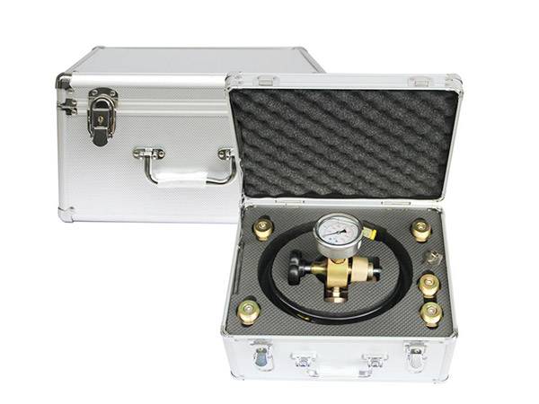 蓄能器廠家簡(jiǎn)述充氮車(chē)使用過(guò)程中注意哪些？